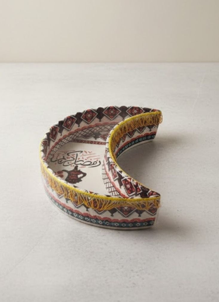 بريميم صينية تقديم رمضانية على شكل هلال مزينة بنقوش الخط العربي - Image 2